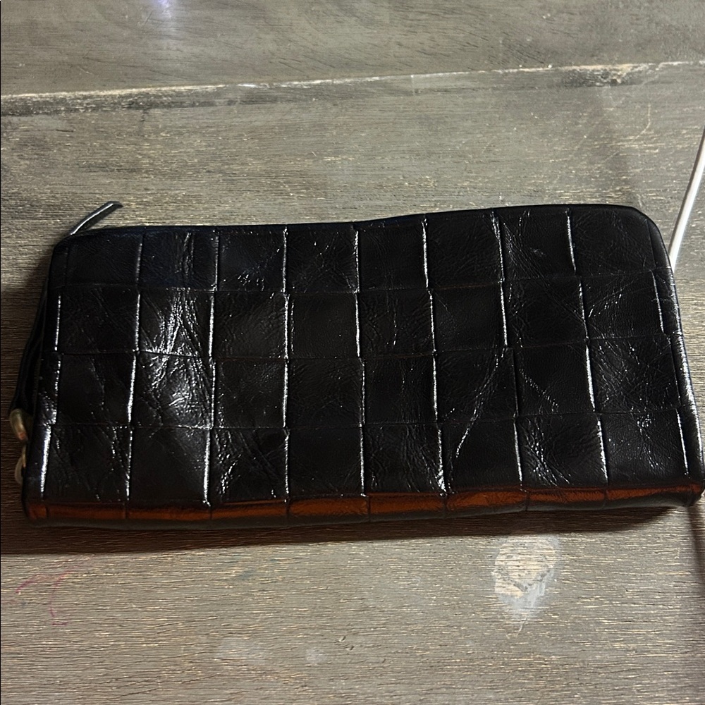 HOBO Black Leather Embossed Zip Around Accordion Wallet - Picture 5 of 5